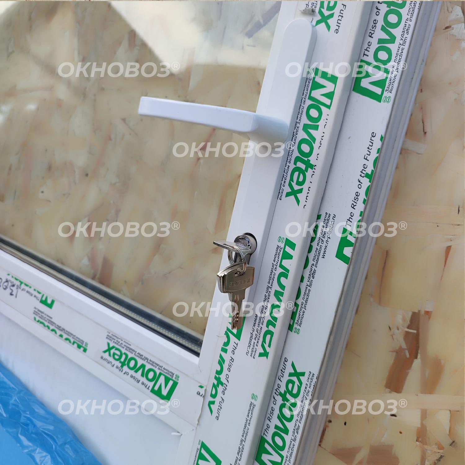 Готовая ПВХ дверь с ручкой и замком 210х93 см (левая)